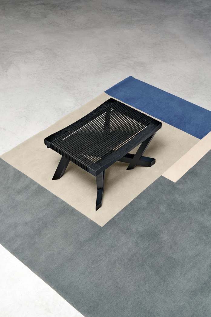 Classi Con roquebrune rug volkshaus stool black topview photo hassos