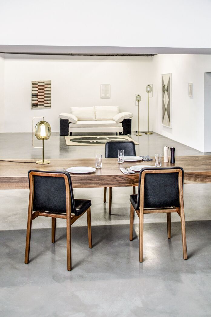 Classi Con sedan chair lantern light lota sofa st tropez rug artwork redjaian photo hassos