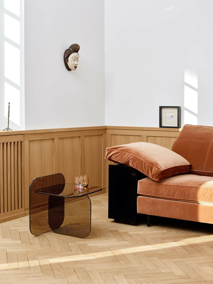 Classi Con sol side table lota sofa vt photo gerhardt kellermann