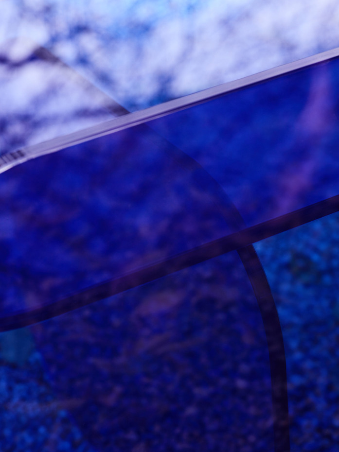 Classi Con sol side table royal blue detail photo kellermann