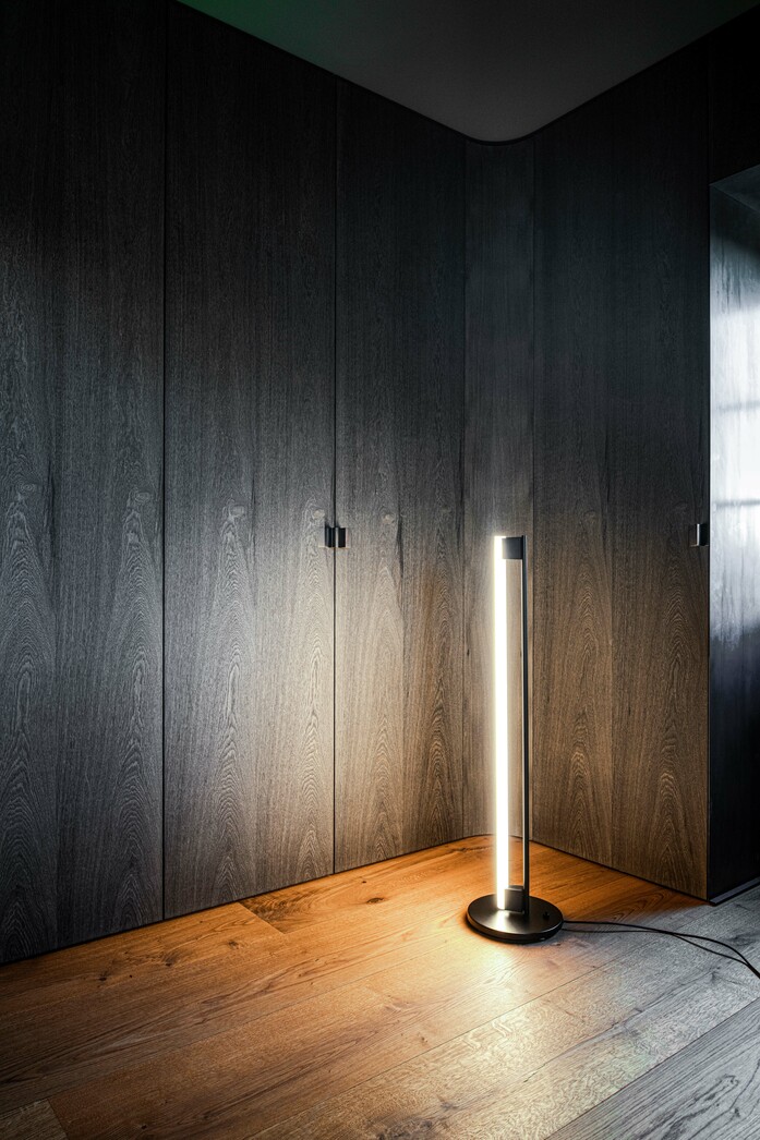 Classi Con tube light floor lamp black light on photo kain
