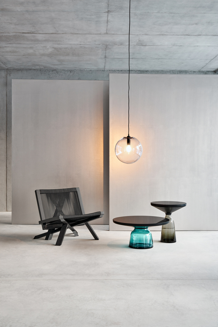 Classi Con volkshaus lounge chair black bell table selene pendant lamp photo hassos