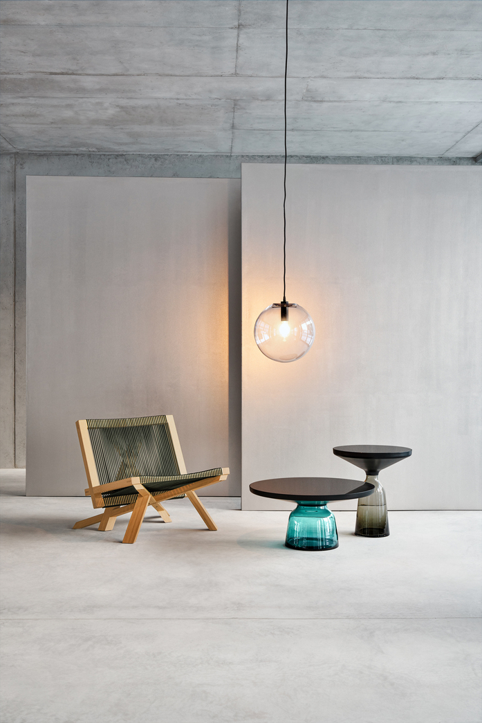 Classi Con volkshaus lounge chair oak bell table selene pendant lamp photo hassos