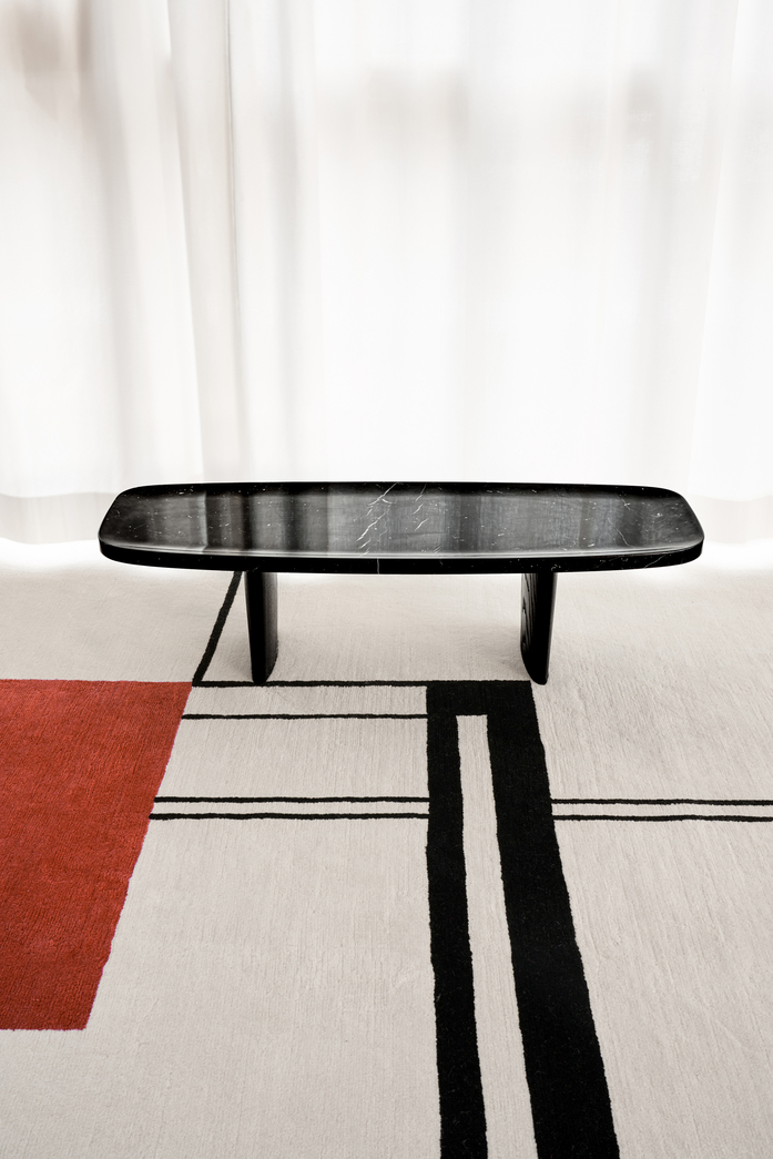 Classi Con wendingen rug materia side table marble front photo hassos