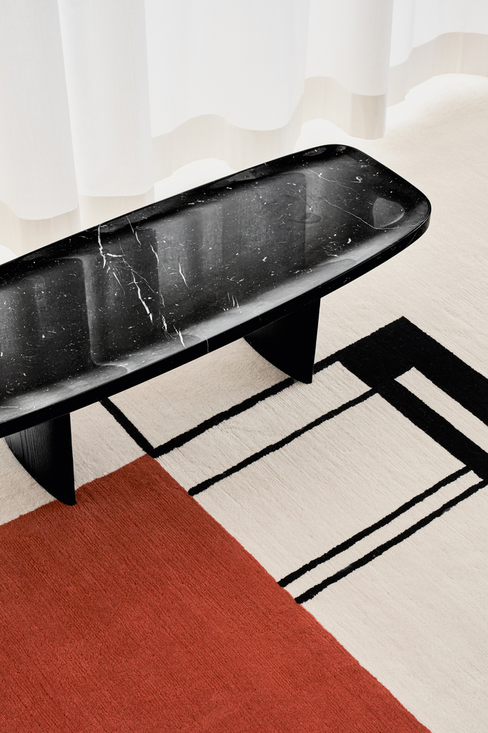 Classi Con wendingen rug materia side table marble photo hassos