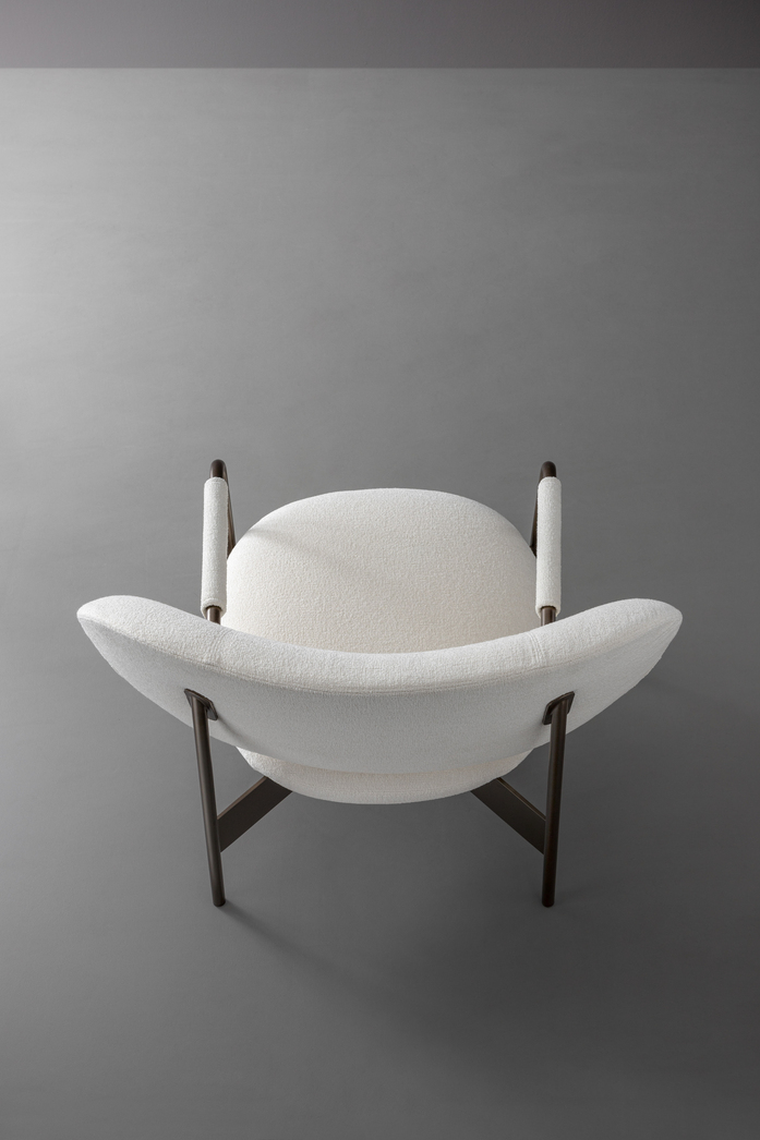 Cross lounge chair 2