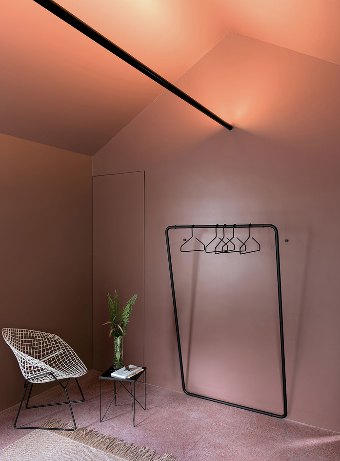 Curve Wandgarderobe schwarz 0117 kleiderbuegel schwarz schoenbuch am 1