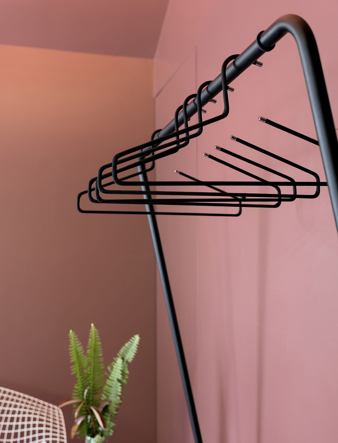 Curve Wandgarderobe schwarz 0117 kleiderbuegel schwarz schoenbuch am 2