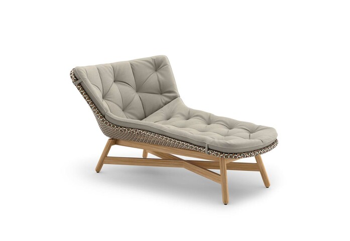 DEDON Mbrace Daybed chestnut