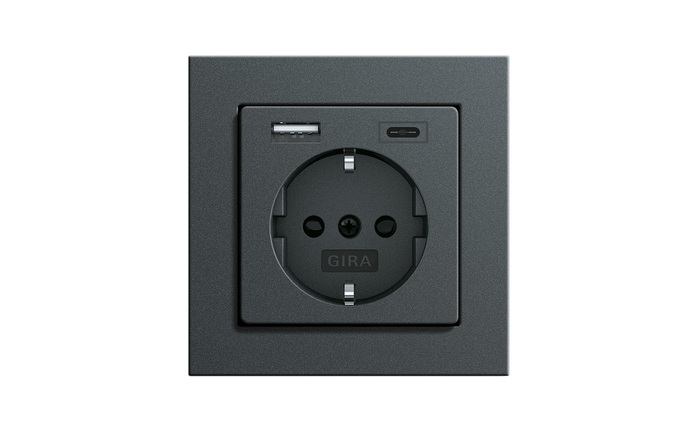 E2 Schuko USB AC An 1600x990px 25211 1635941860