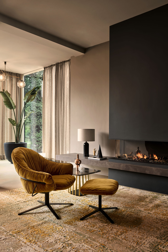 Freifrau Marie Lounge Chair 01