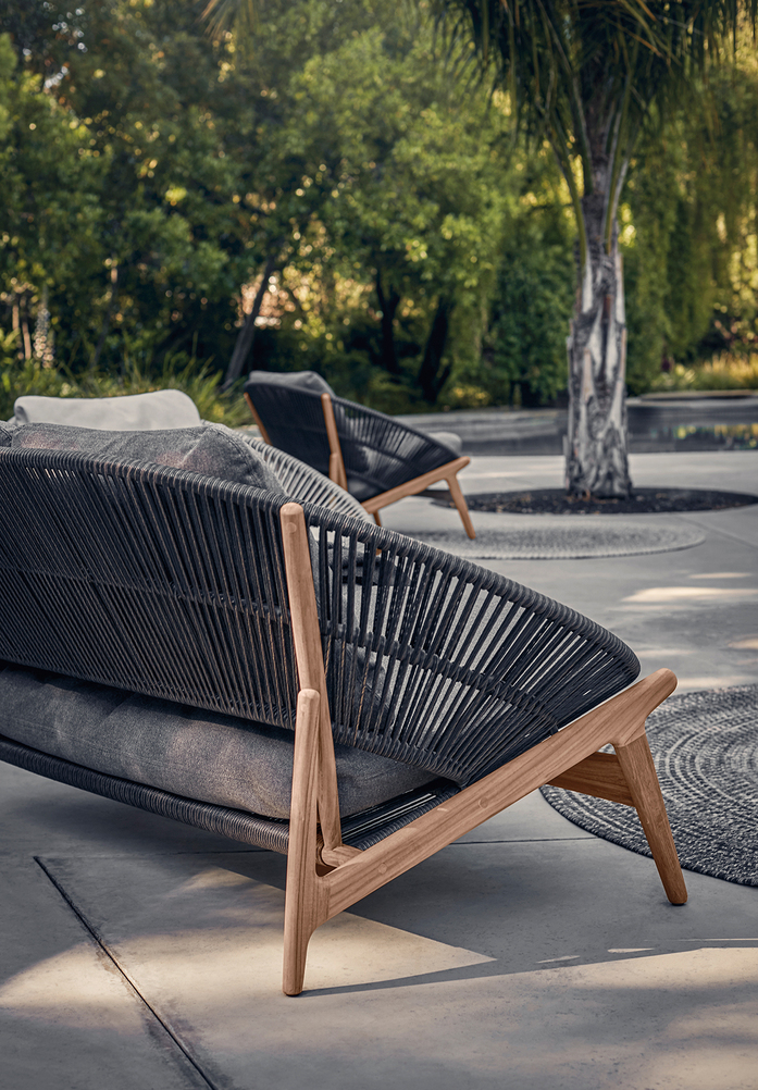 GLOSTER BORA SOFA DETAIL 01
