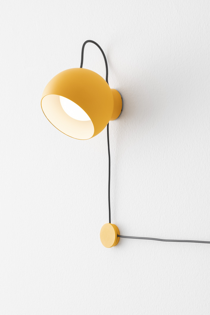 IXA WALL SPOT PLUG 01