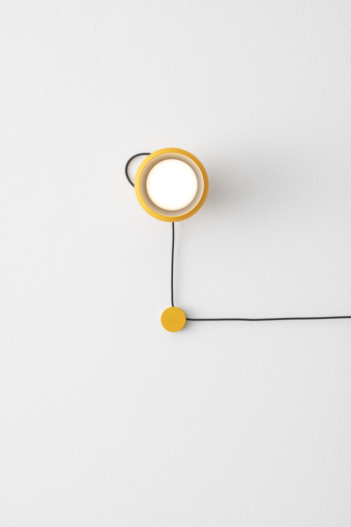 IXA WALL SPOT PLUG 02