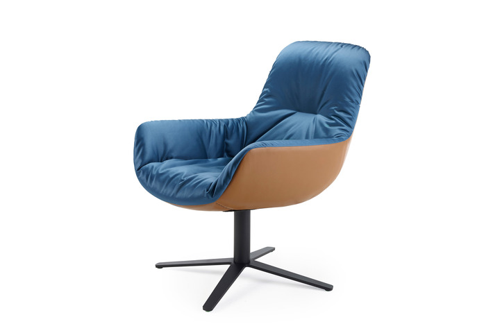 Leya Cocktail Lounge Chair 2 1 ME001 Tabularasa Opium Caramel Fusskreuz