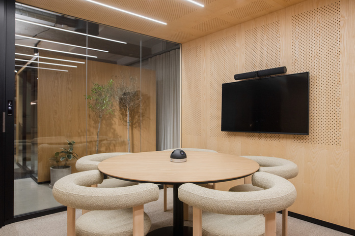 Lohko Conference table image 3