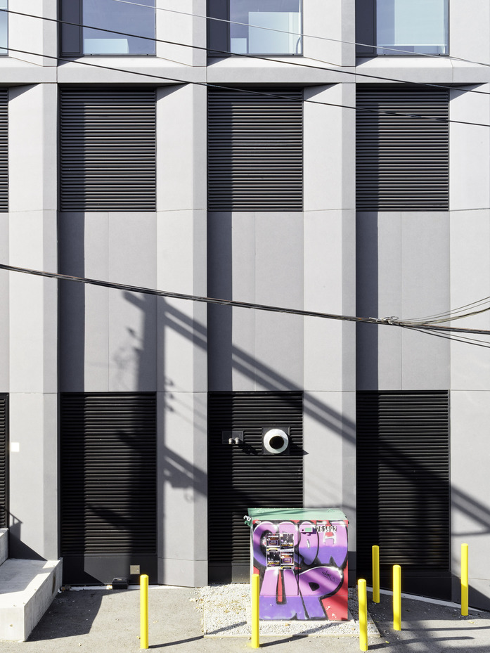 Mondivan 12