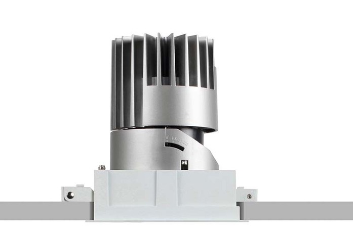 PERFORMANCE L STANDARD SPOT FIXED SQUARE 2