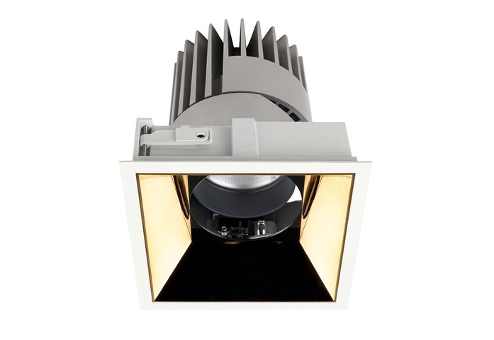 PERFORMANCE L STANDARD SPOT SQUARE 9