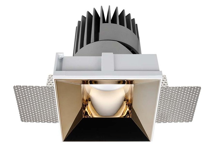 PERFORMANCE L TRIMLESS SPOT FIXED SQUARE 8