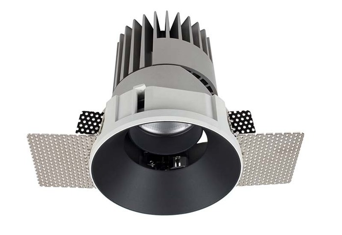 PERFORMANCE L TRIMLESS SPOT ROUND 6