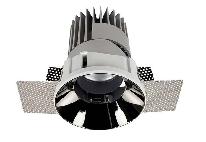 PERFORMANCE L TRIMLESS SPOT ROUND 8