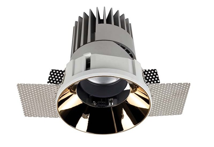 PERFORMANCE L TRIMLESS SPOT ROUND 9