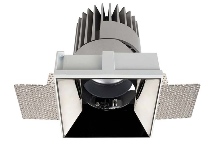 PERFORMANCE L TRIMLESS SPOT SQUARE 8