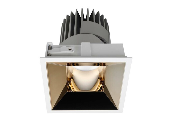 PERFORMANCE M STANDARD SPOT FIXED SQUARE 8