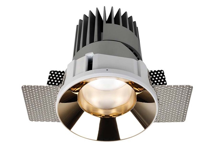 PERFORMANCE M TRIMLESS SPOT FIXED ROUND 8