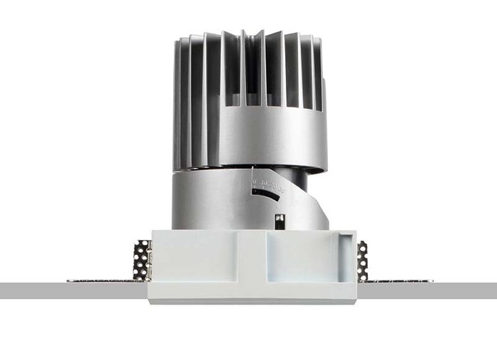 PERFORMANCE M TRIMLESS SPOT FIXED SQUARE 2