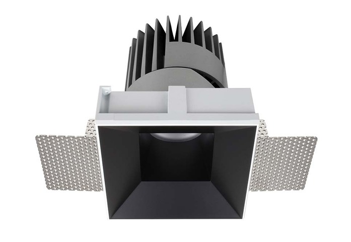 PERFORMANCE M TRIMLESS SPOT FIXED SQUARE 5