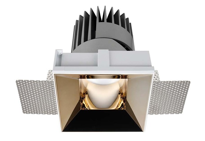 PERFORMANCE M TRIMLESS SPOT FIXED SQUARE 8