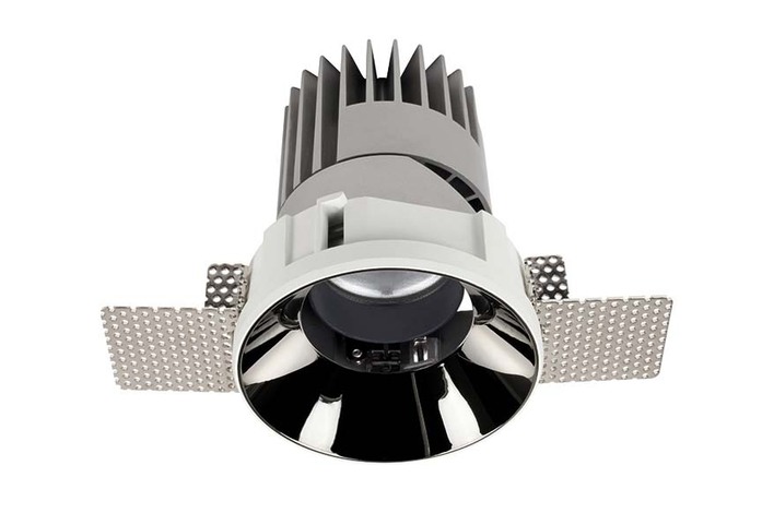 PERFORMANCE M TRIMLESS SPOT ROUND 8