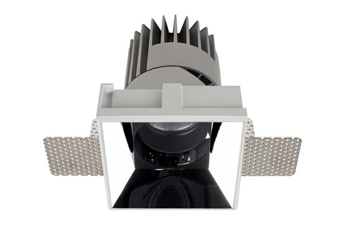 PERFORMANCE M TRIMLESS SPOT SQUARE 7