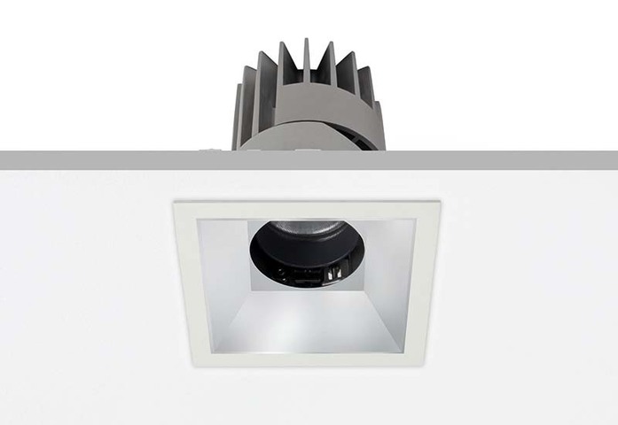 PERFORMANCE S STANDARD SPOT SQUARE 1