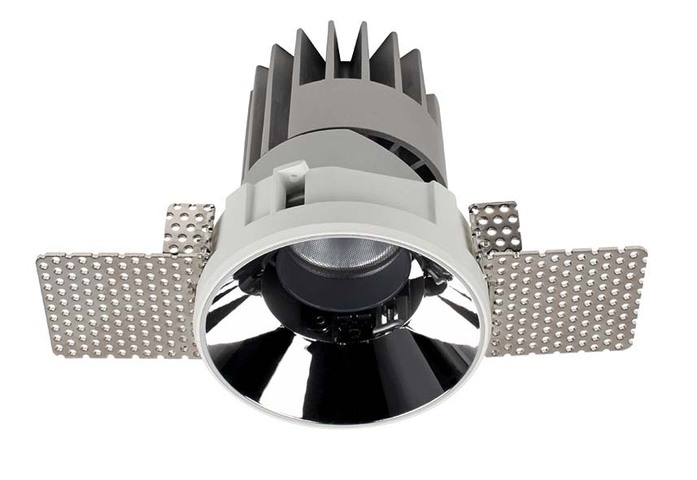 PERFORMANCE S TRIMLESS SPOT ROUND 7