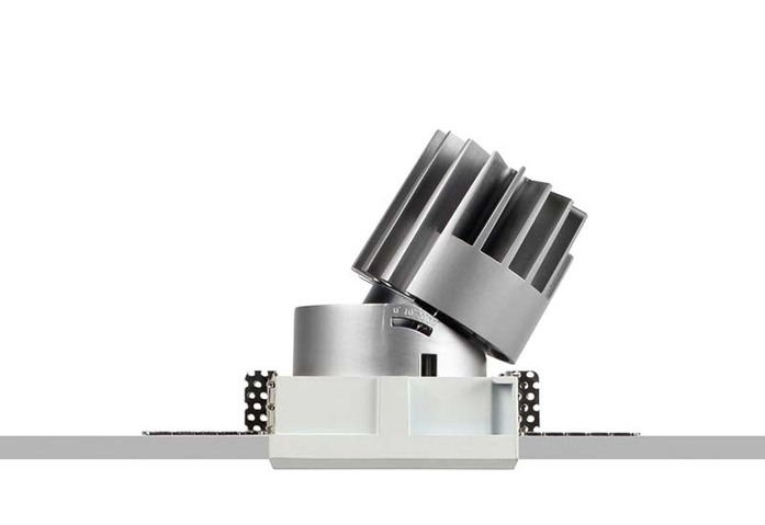 PERFORMANCE S TRIMLESS SPOT SQUARE 2