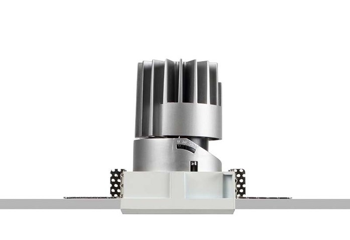 PERFORMANCE S TRIMLESS SPOT SQUARE 3