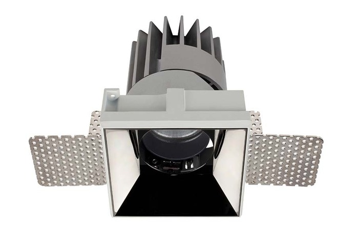 PERFORMANCE S TRIMLESS SPOT SQUARE 8