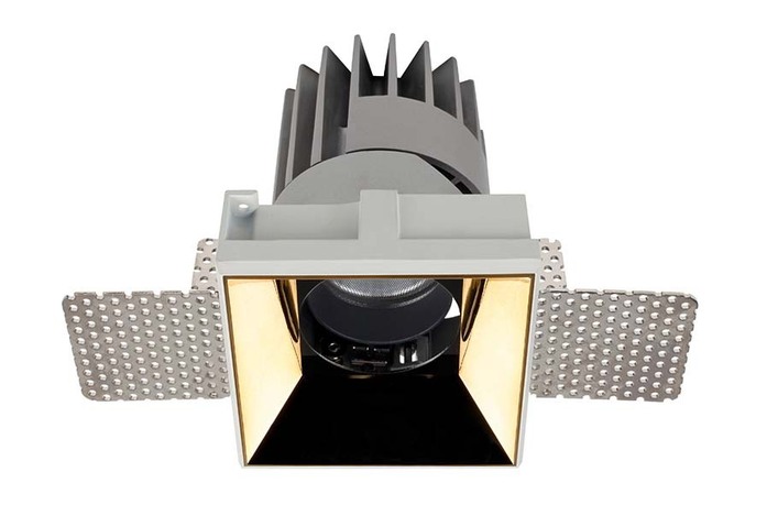 PERFORMANCE S TRIMLESS SPOT SQUARE 9