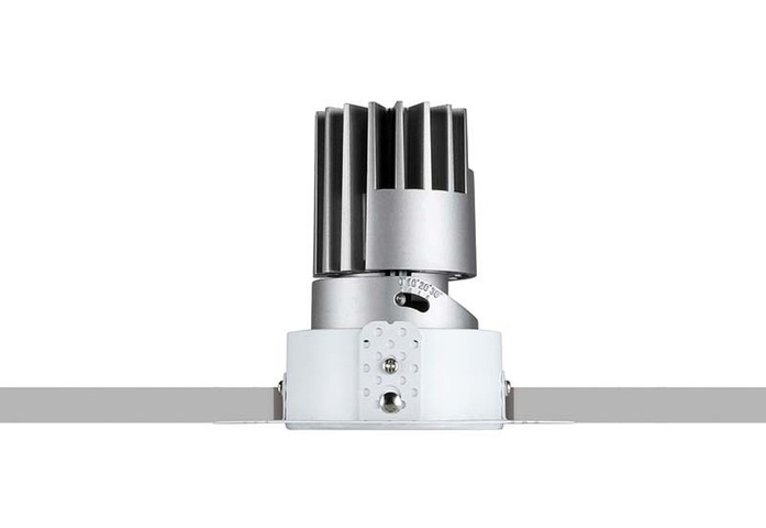 PERFORMANCE XS TRIMLESS SPOT ROUND 3