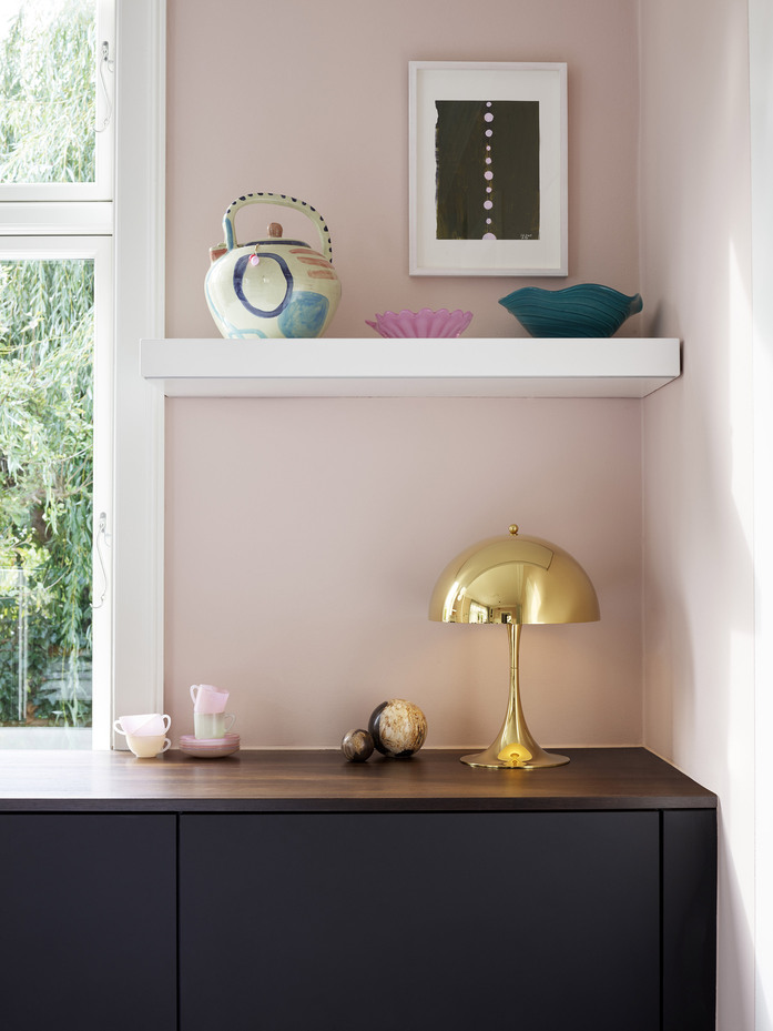 Panthella 320 Brass SS21 Interior 2 07245