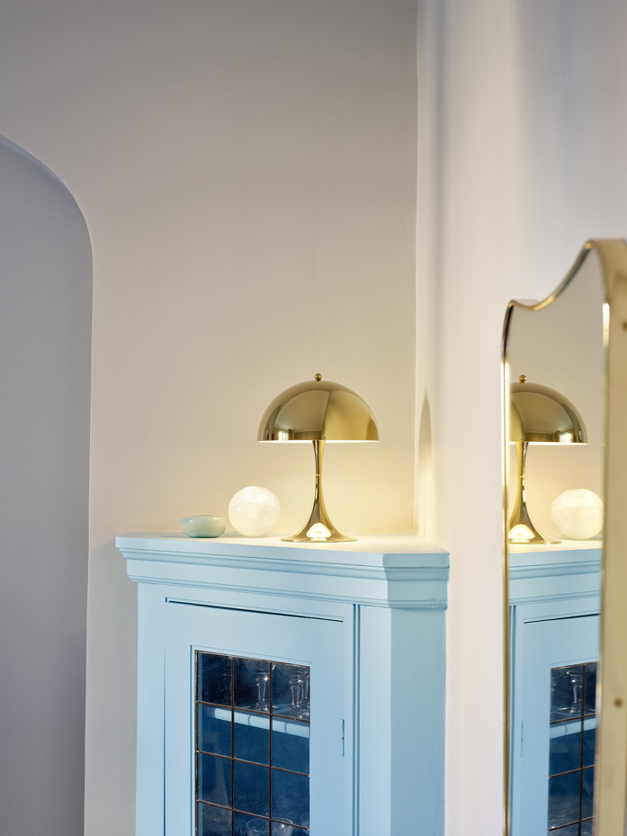 Panthella MINI Brass SS21 Interior 2 07255