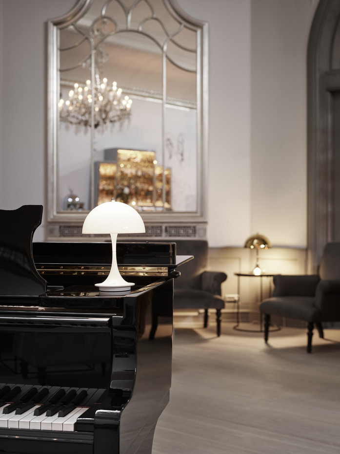 Panthella Portable 320 Brass SS21 Hotel Nimb 07227