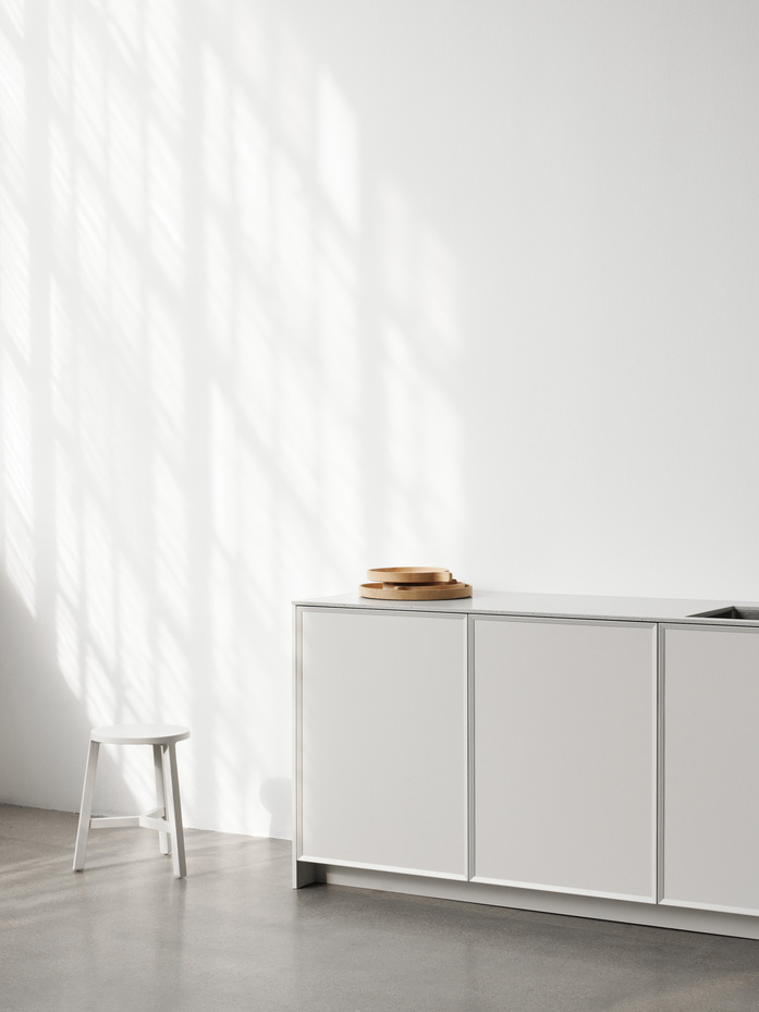 Reform FRAME by Note Design Studio white 02