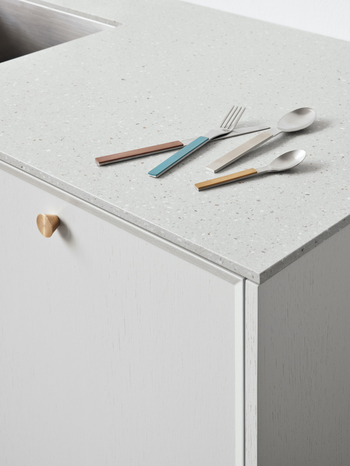 Reform FRAME by Note Design Studio white 03