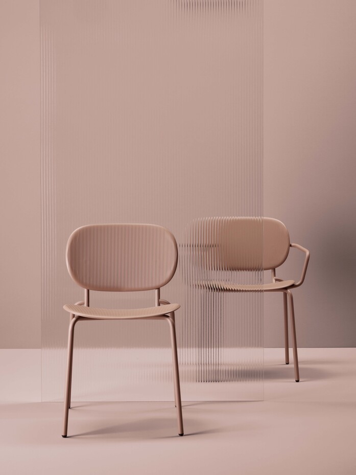 S CAB SI SI Vibes chair and armchair setting 1359 ph Odeon