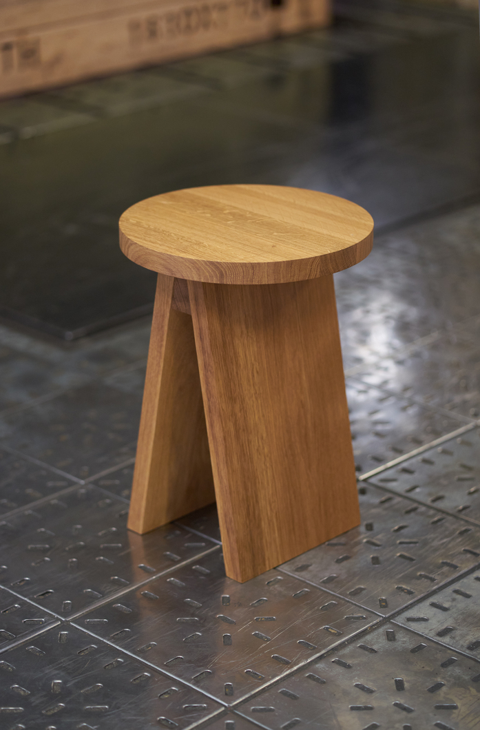 STOOL 1