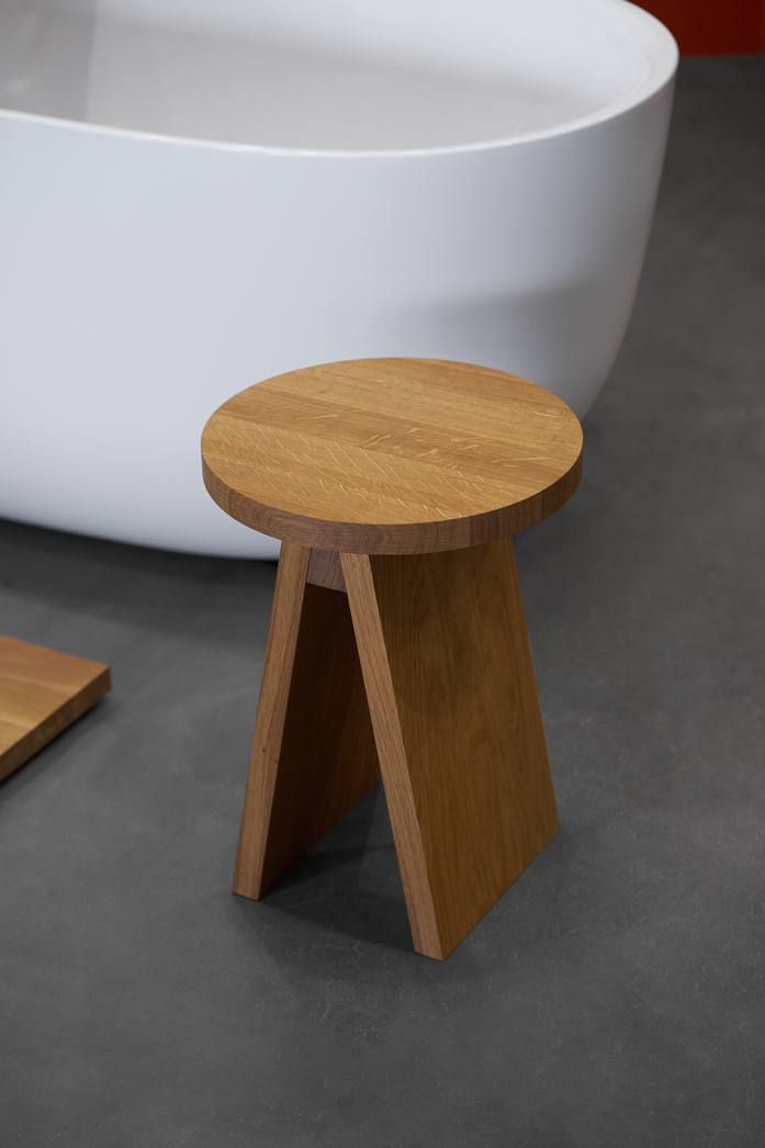 STOOL 2